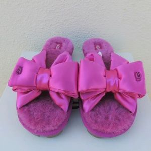 NEW UGG SATIN BOW PUFFER SLIPPER SIZE 7